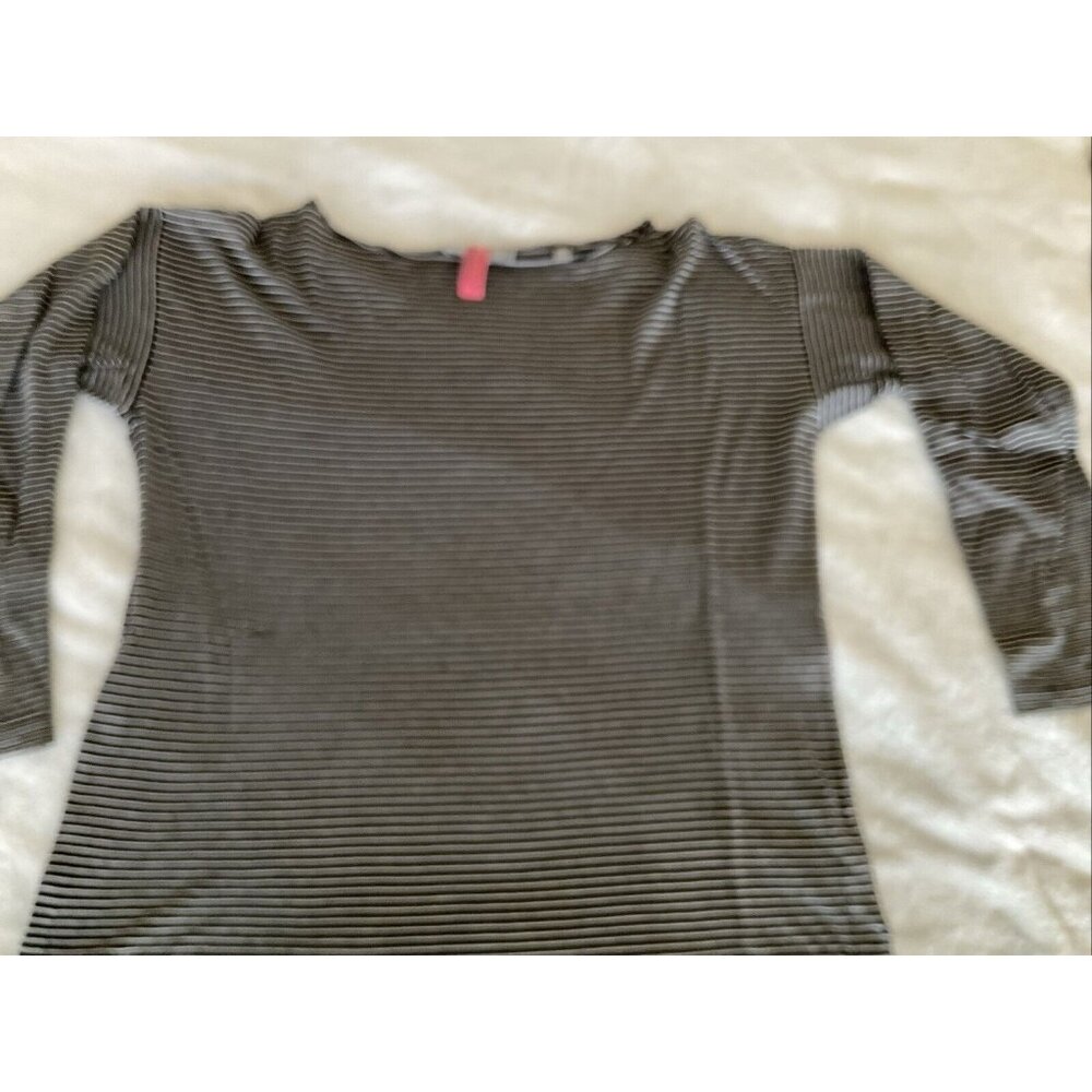 Vince Striped Long Sleeve Cotton Knit Tee Shirt in Black/White Size Medium